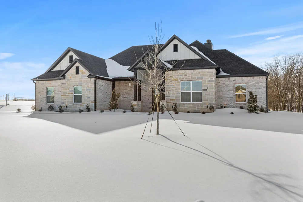 73 Dove Landing Road Valley View, TX 76272