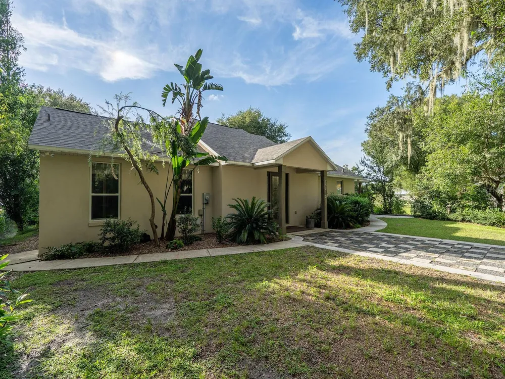 25212 E HIGHWAY 316 Salt Springs, FL 32134