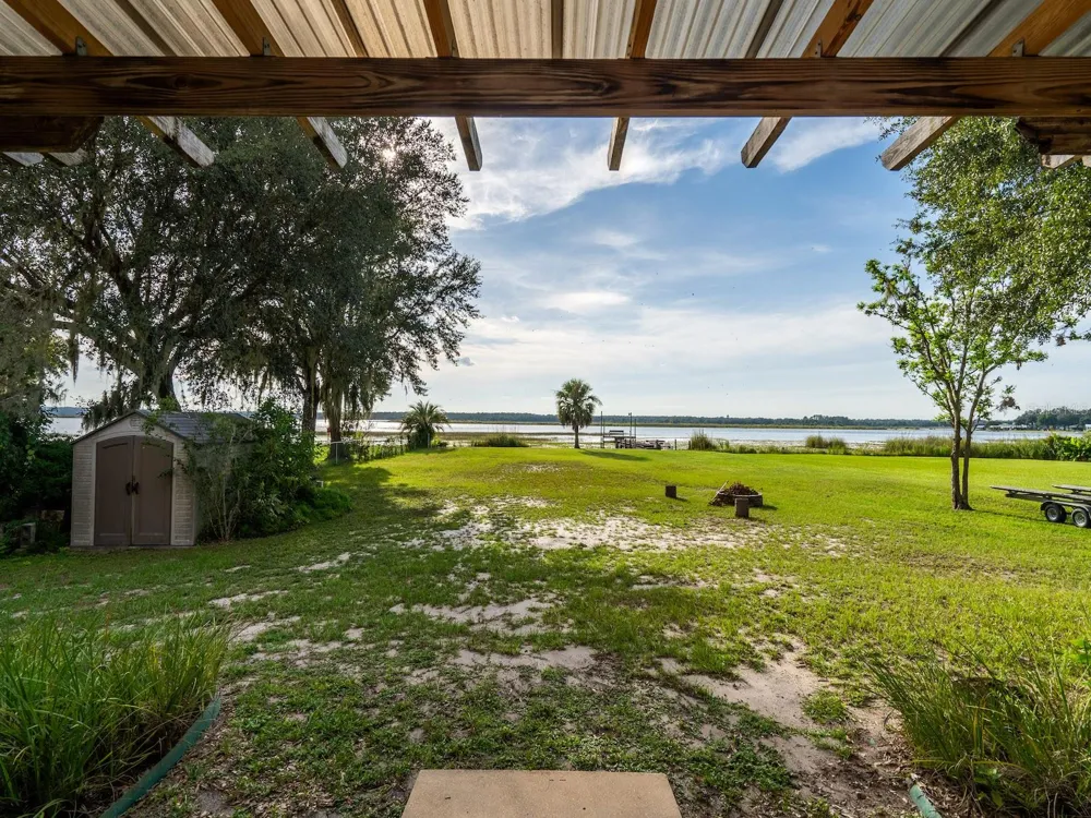25212 E HIGHWAY 316 Salt Springs, FL 32134