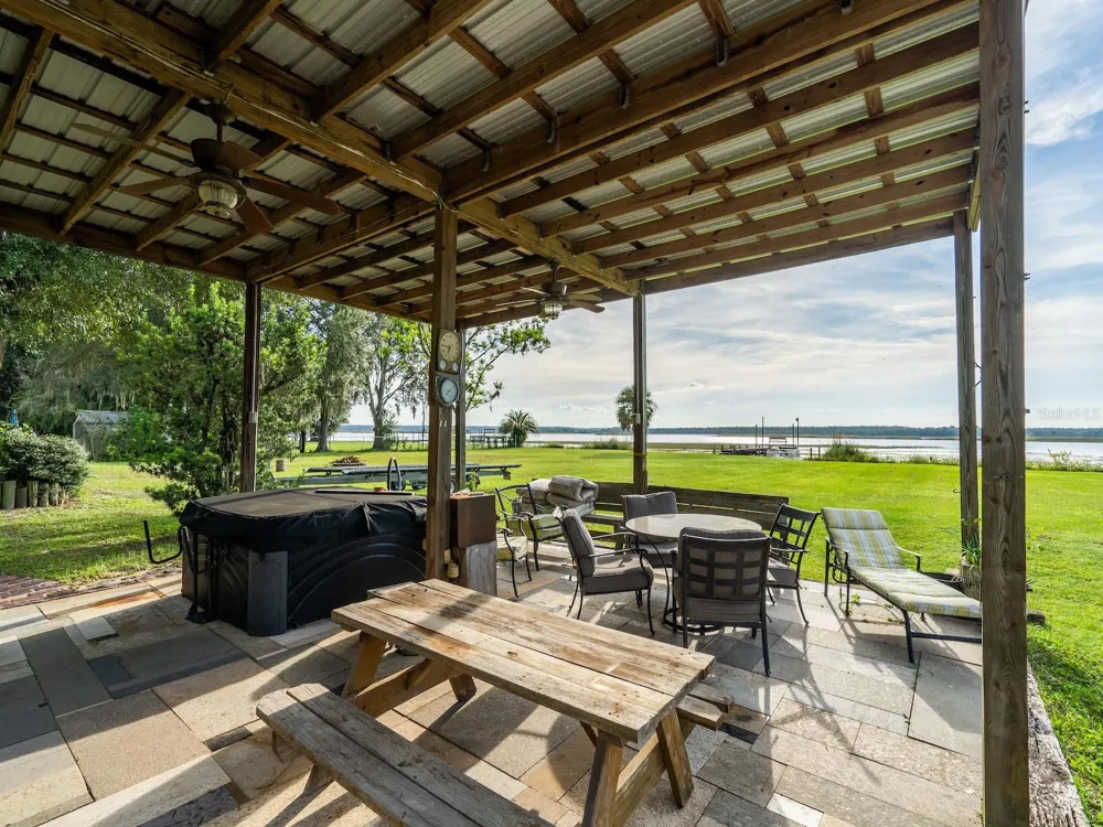 25212 E HIGHWAY 316 Salt Springs, FL 32134