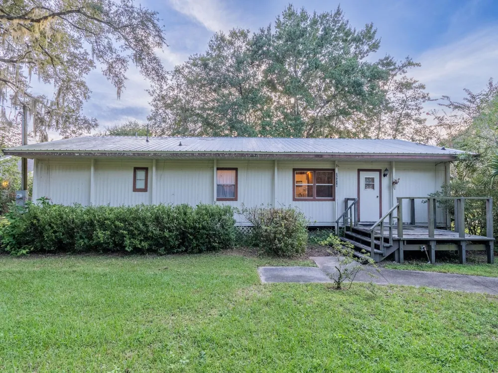 25212 E HIGHWAY 316 Salt Springs, FL 32134
