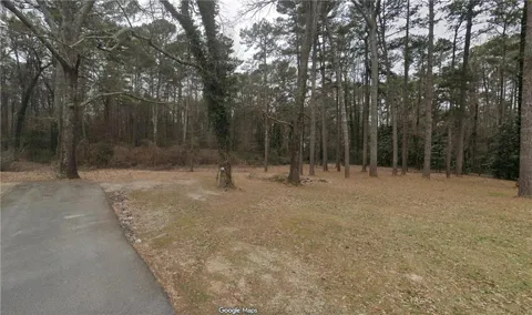 2037 Collier Circle W