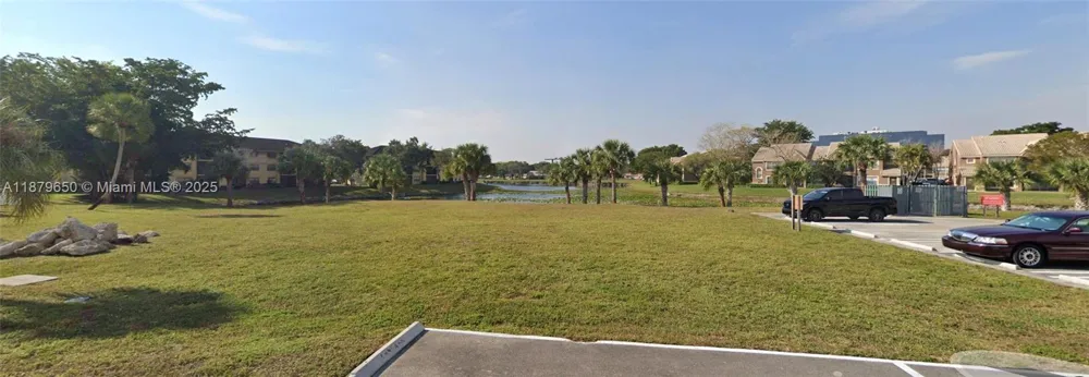 28 Nw Dr Coral Springs, FL 33065