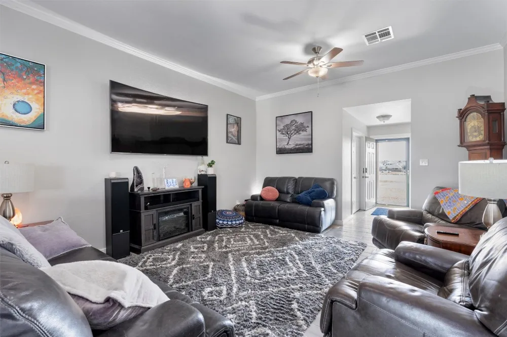 8010 County Road 110 Road Round Rock, TX 78665