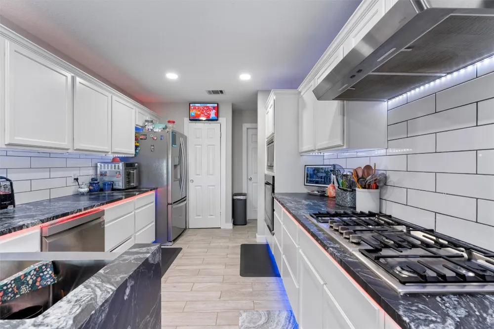 8010 County Road 110 Road Round Rock, TX 78665