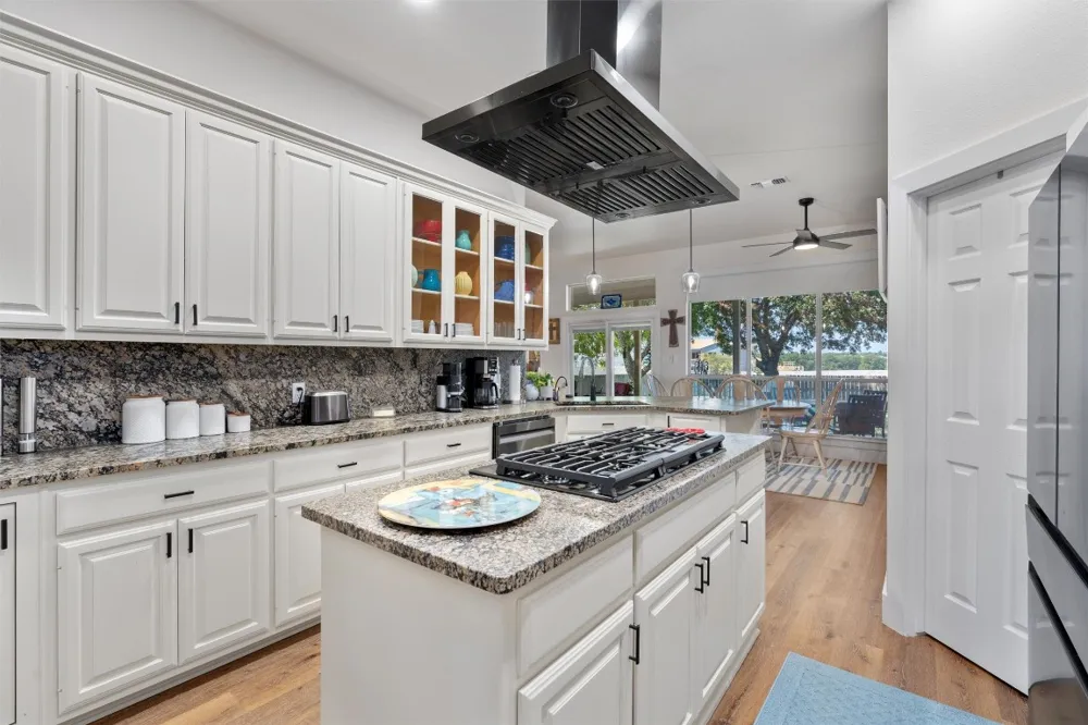 8010 County Road 110 Road Round Rock, TX 78665