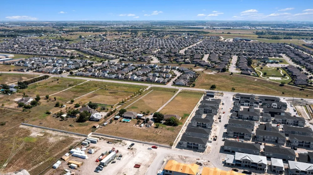 8010 County Road 110 Road Round Rock, TX 78665