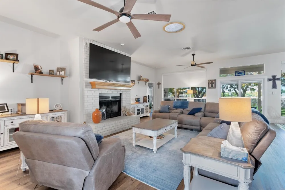 8010 County Road 110 Road Round Rock, TX 78665