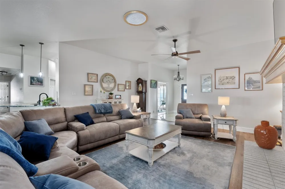 8010 County Road 110 Road Round Rock, TX 78665