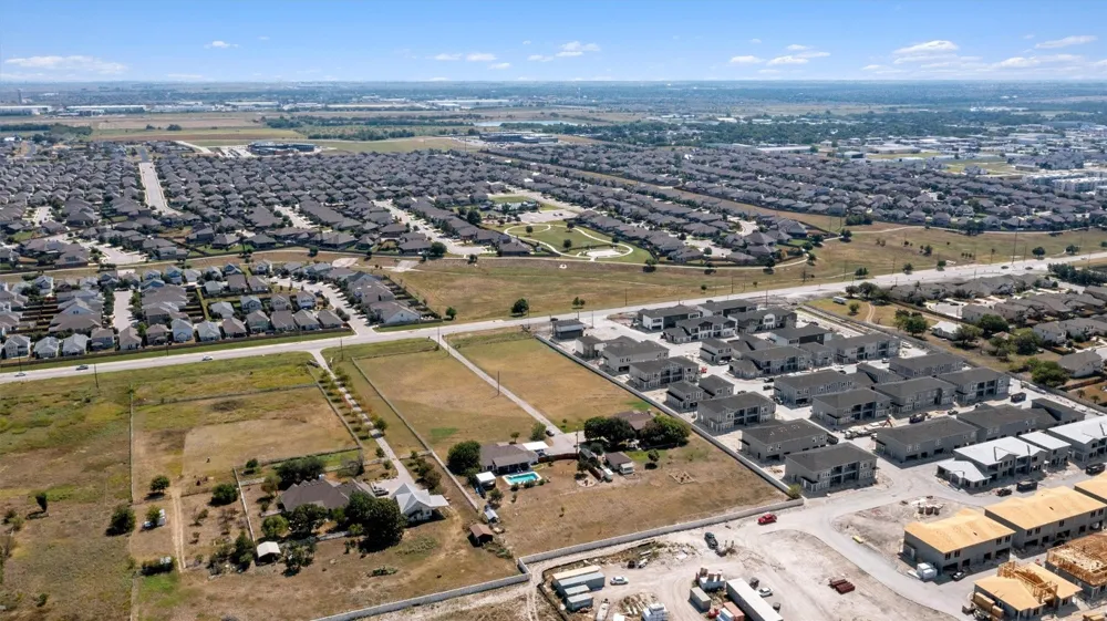 8000 County Road 110 Road Round Rock, TX 78665