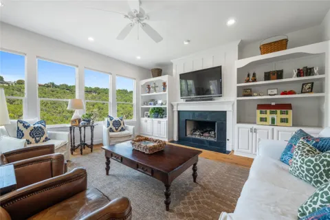 7108 Las Ventanas Drive