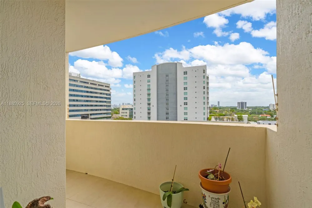 3232 SW 22nd Ter #801 Miami, FL 33145