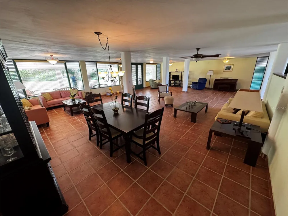 Ave. Hacienda Margarita URB. HACIENDA MARGARITA #8 Luquillo, PR 00773