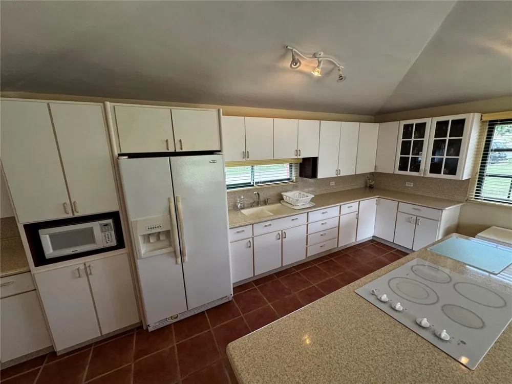 Ave. Hacienda Margarita URB. HACIENDA MARGARITA #8 Luquillo, PR 00773