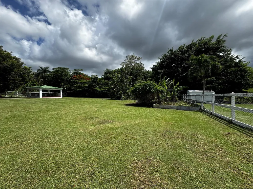 Ave. Hacienda Margarita URB. HACIENDA MARGARITA #8 Luquillo, PR 00773