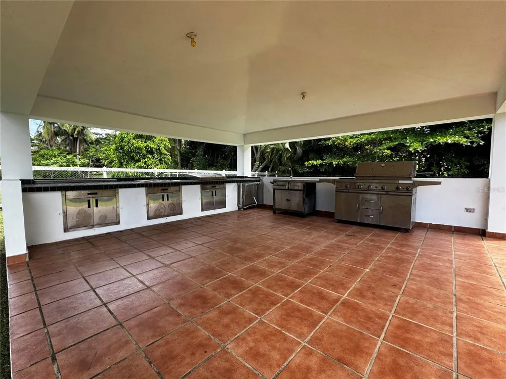Ave. Hacienda Margarita URB. HACIENDA MARGARITA #8 Luquillo, PR 00773