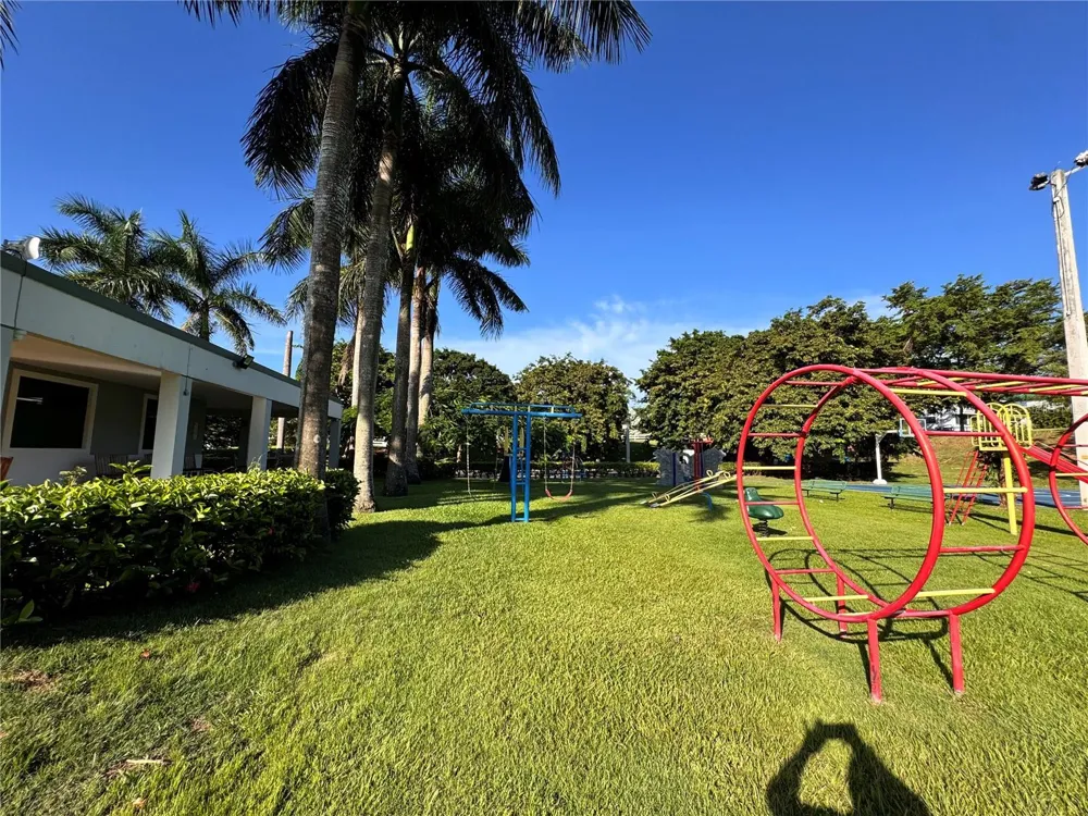 Ave. Hacienda Margarita URB. HACIENDA MARGARITA #8 Luquillo, PR 00773