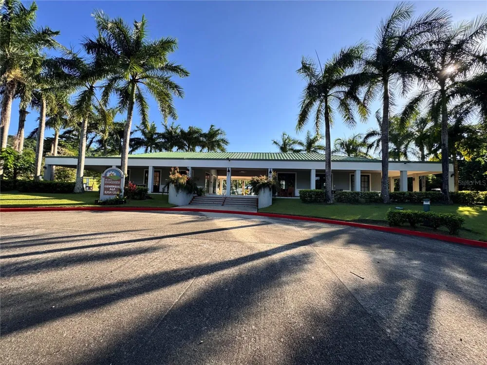 Ave. Hacienda Margarita URB. HACIENDA MARGARITA #8 Luquillo, PR 00773