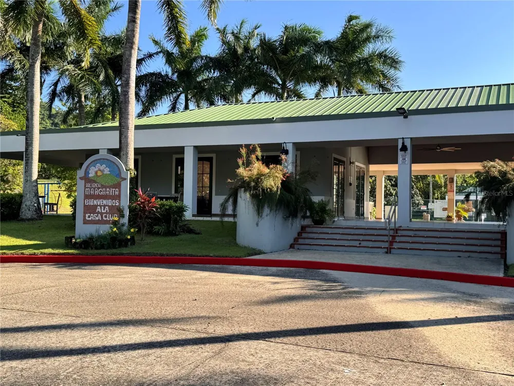 Ave. Hacienda Margarita URB. HACIENDA MARGARITA #8 Luquillo, PR 00773