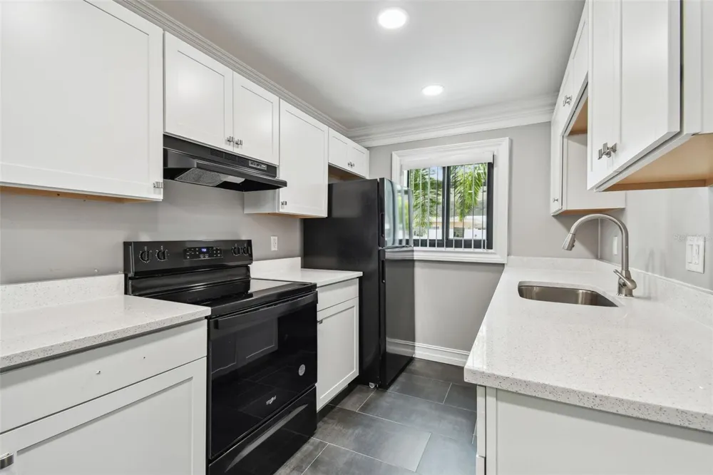 2942 W BAY DRIVE #2 Belleair Bluffs, FL 33770