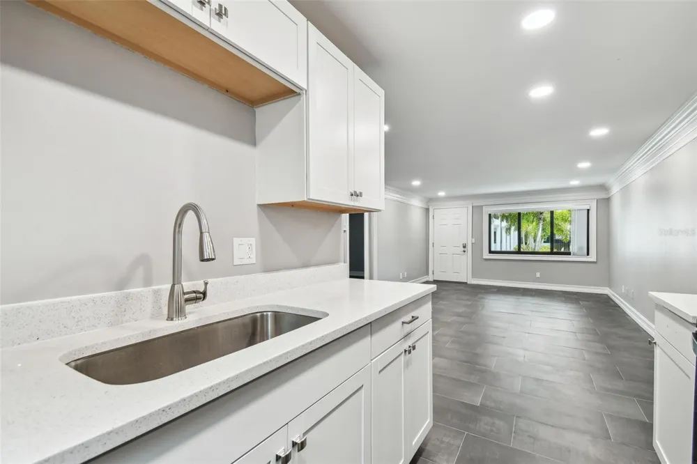 2942 W BAY DRIVE #2 Belleair Bluffs, FL 33770