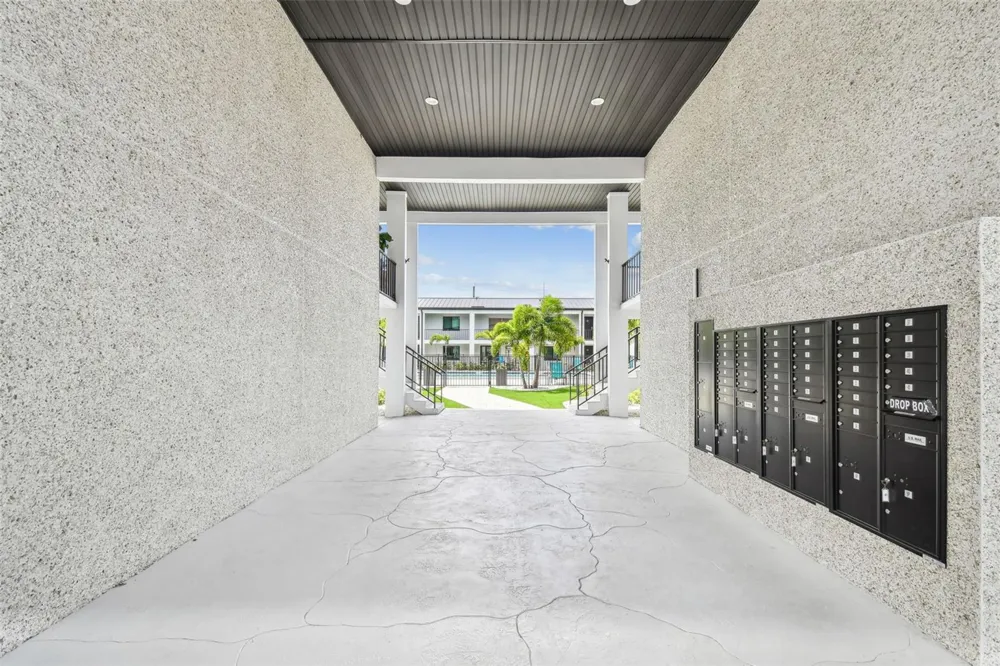 2942 W BAY DRIVE #2 Belleair Bluffs, FL 33770