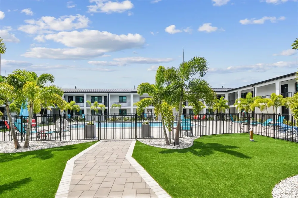 2942 W BAY DRIVE #2 Belleair Bluffs, FL 33770
