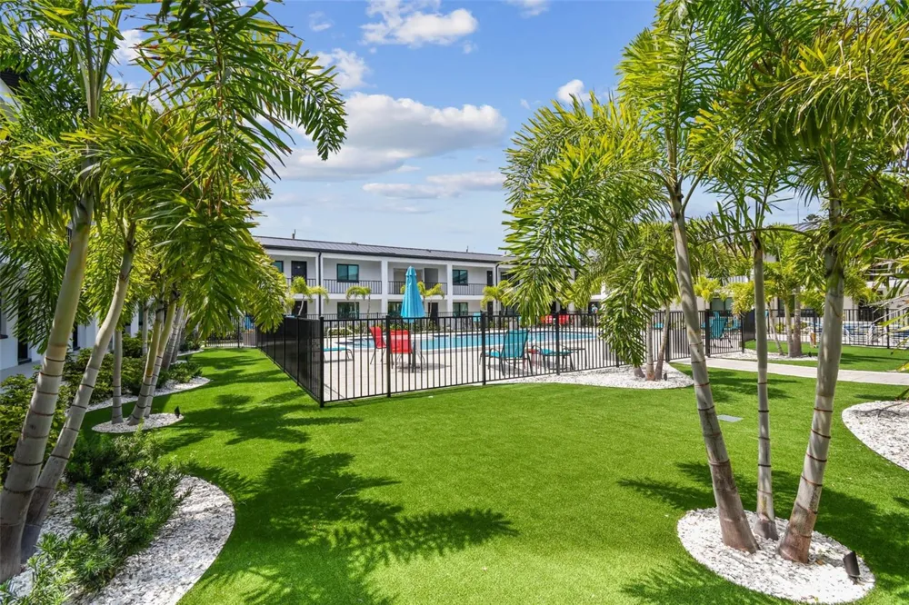2942 W BAY DRIVE #2 Belleair Bluffs, FL 33770