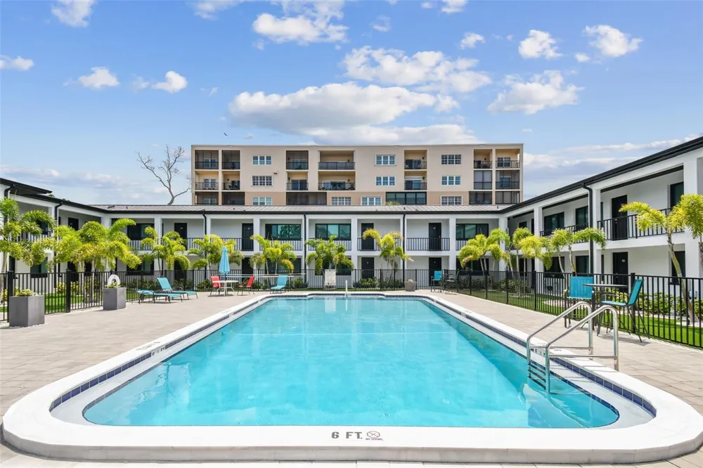 2942 W BAY DRIVE #2 Belleair Bluffs, FL 33770