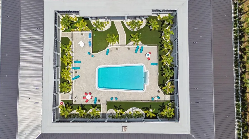 2942 W BAY DRIVE #2 Belleair Bluffs, FL 33770