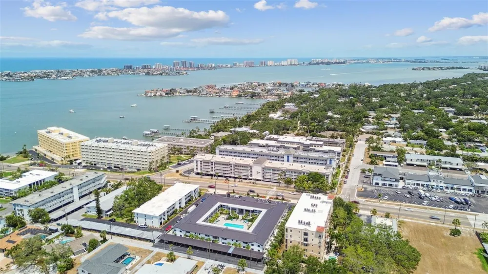 2942 W BAY DRIVE #2 Belleair Bluffs, FL 33770