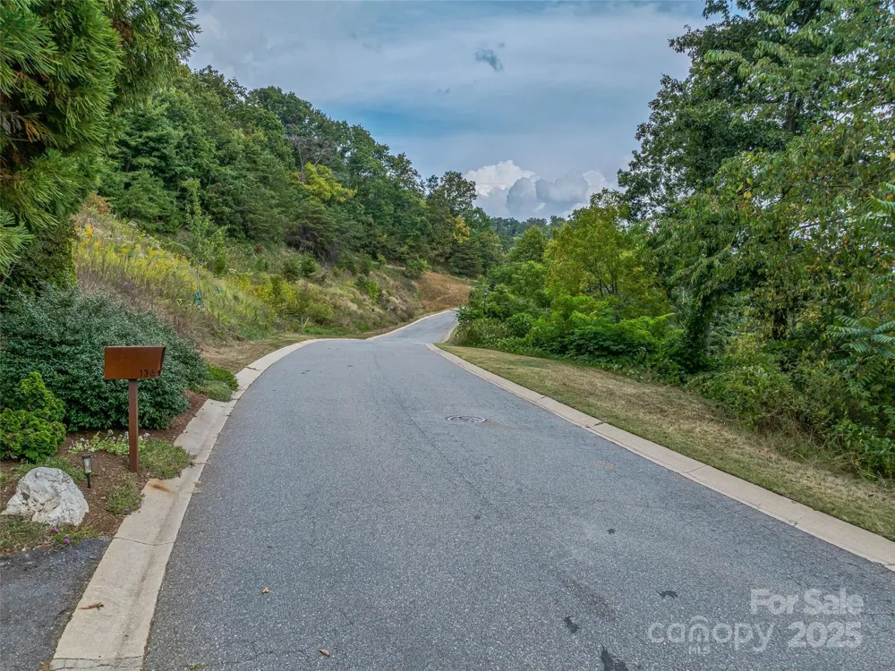 147 Senator Reynolds Road Asheville, NC 28804