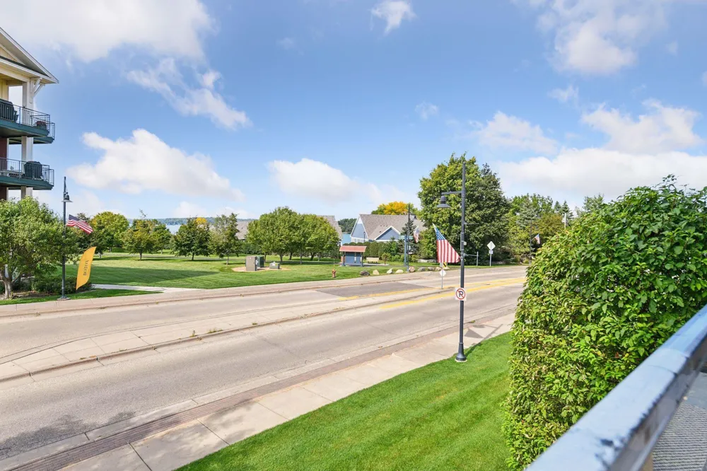 4201 Sunset Drive #N201 Spring Park, MN 55384