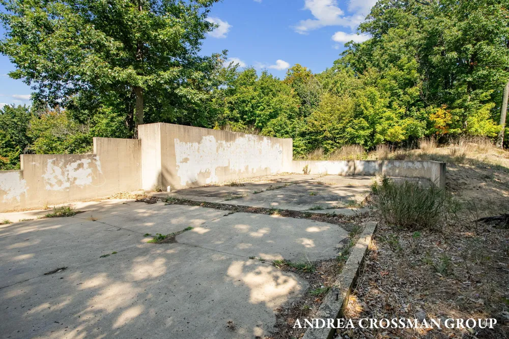 6621 Forest Beach Drive Holland, MI 49423