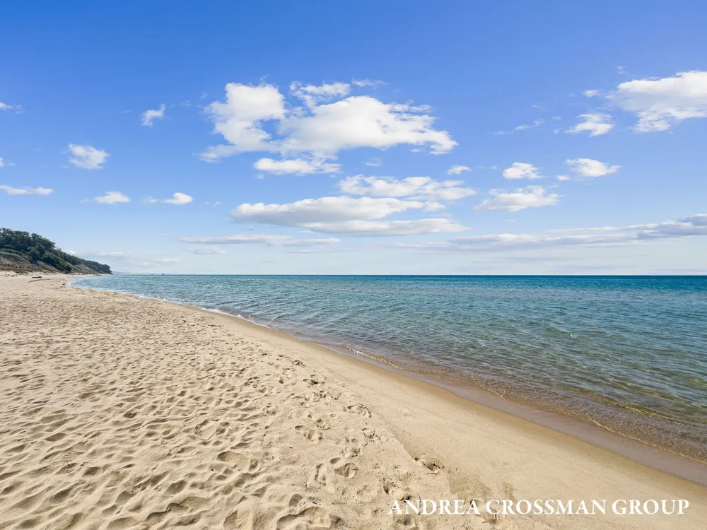 6621 Forest Beach Drive Holland, MI 49423