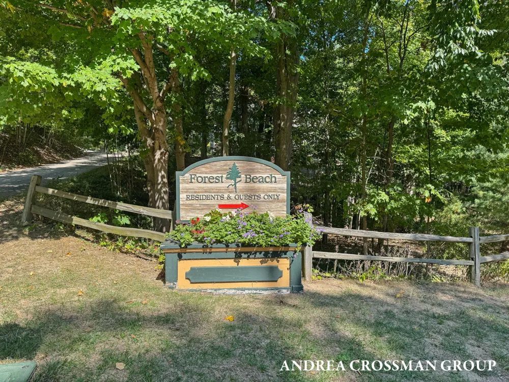 6621 Forest Beach Drive Holland, MI 49423