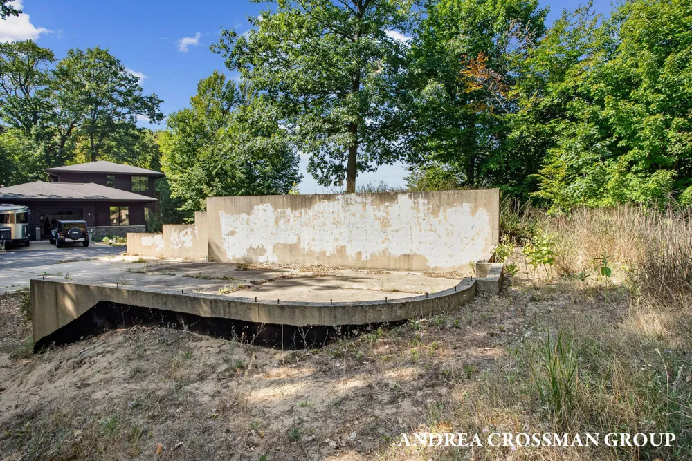 6621 Forest Beach Drive Holland, MI 49423