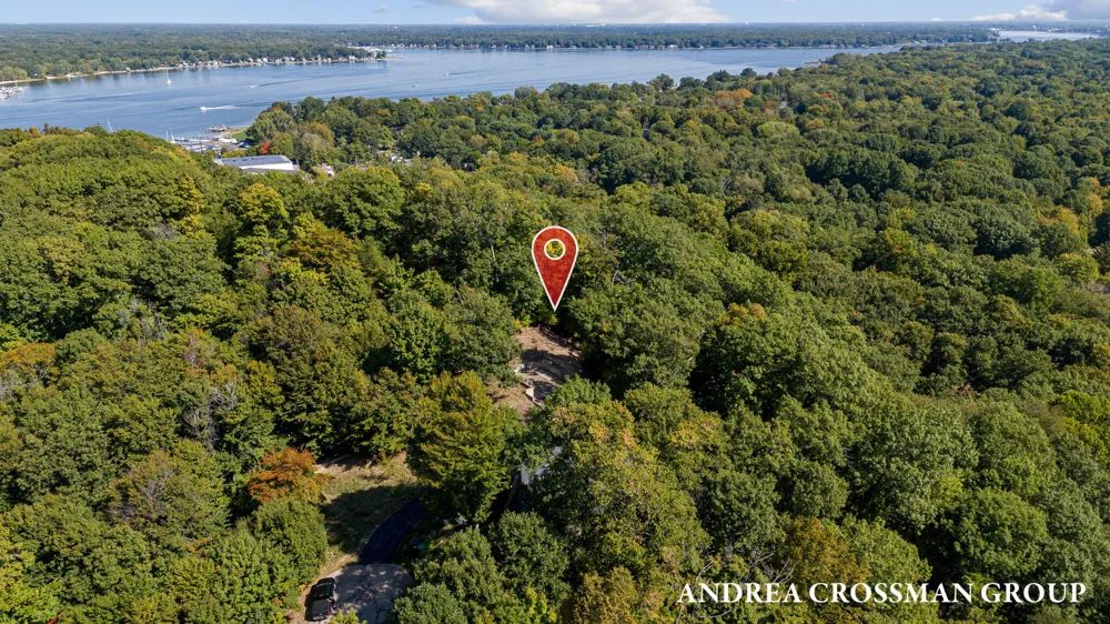 6621 Forest Beach Drive Holland, MI 49423