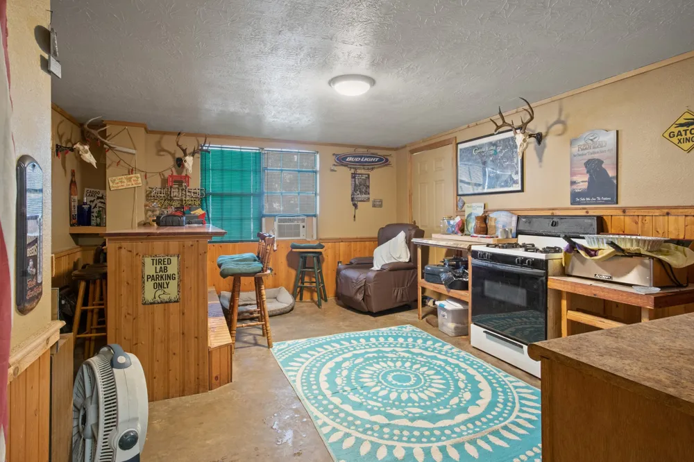 229 County Rd 3637 Jefferson, TX 75657