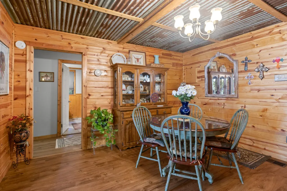 229 County Rd 3637 Jefferson, TX 75657