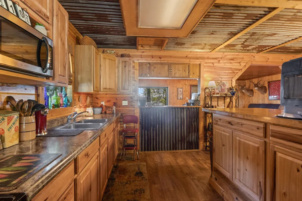 229 County Rd 3637 Jefferson, TX 75657