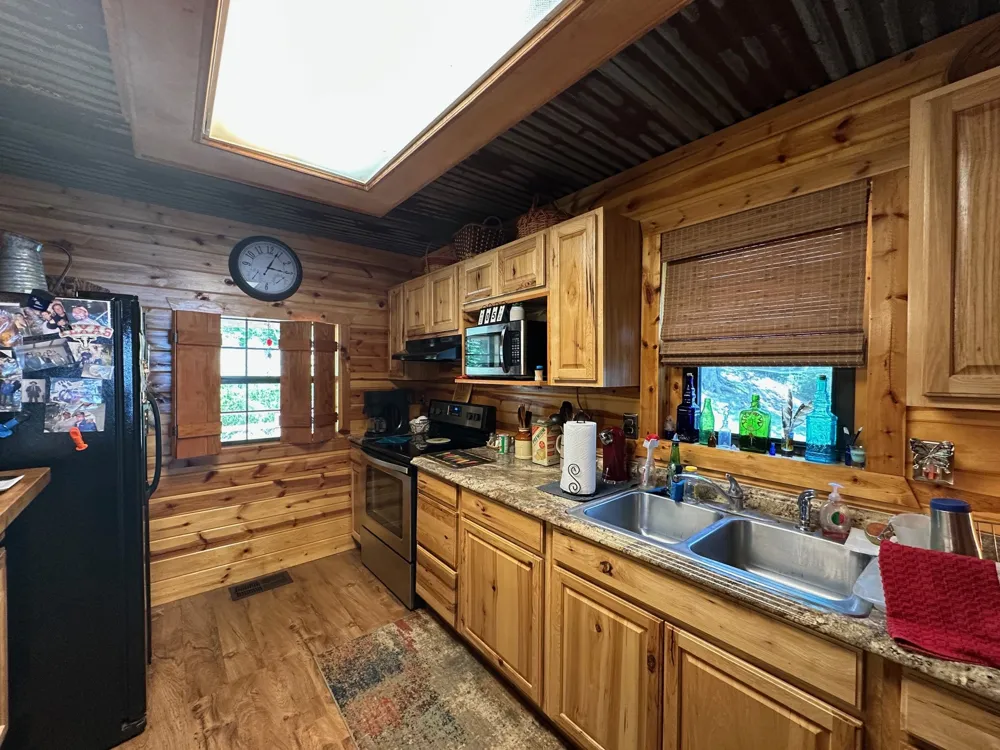 229 County Rd 3637 Jefferson, TX 75657