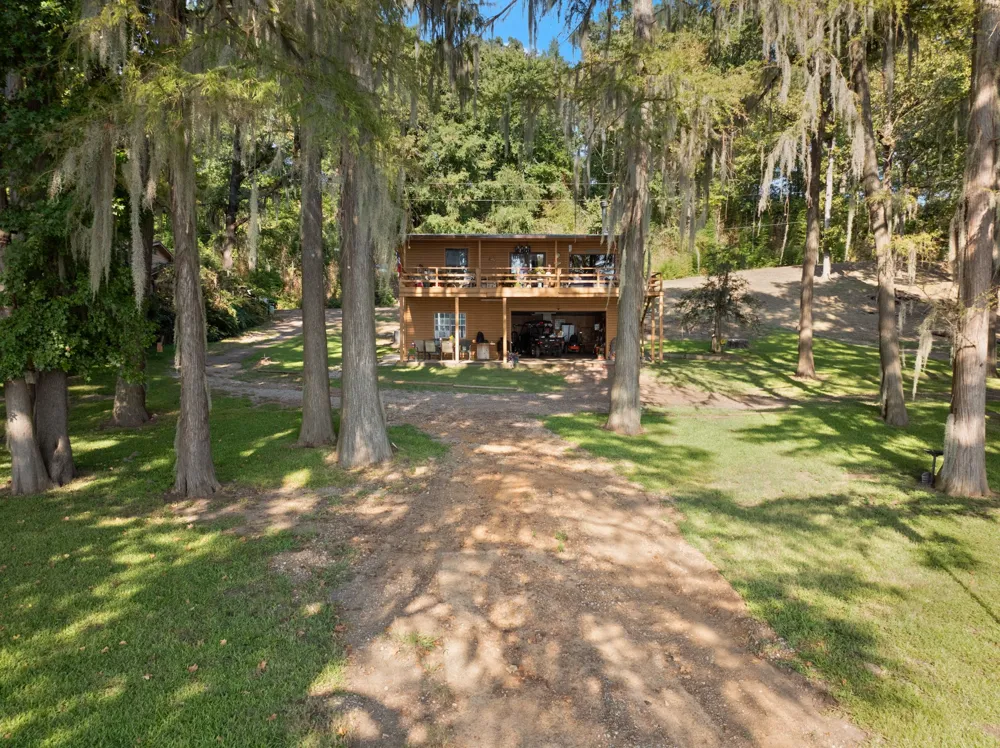 229 County Rd 3637 Jefferson, TX 75657