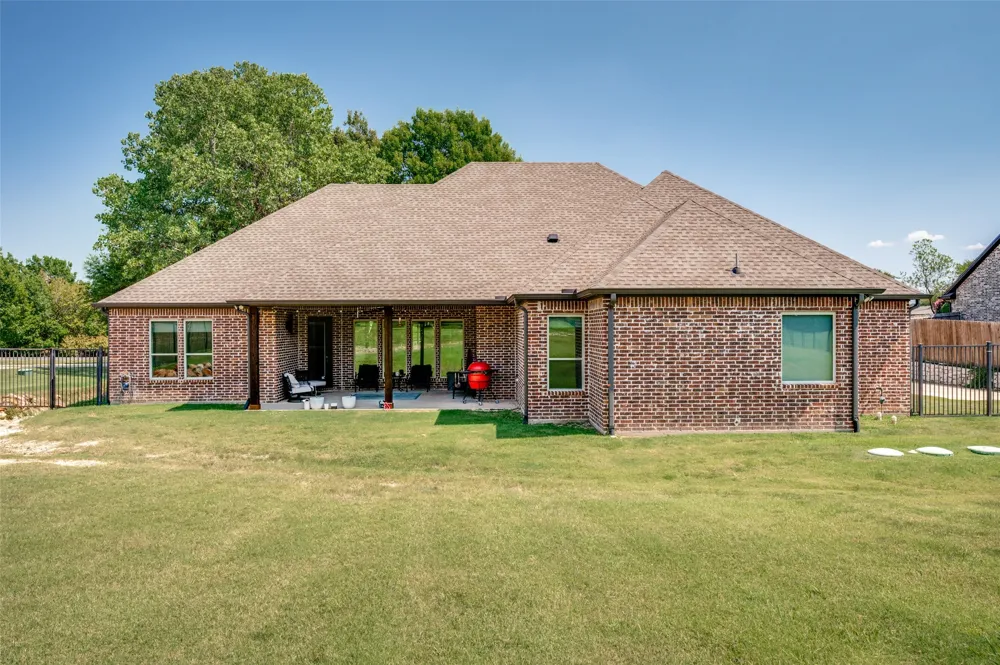 650 Cypress Point Drive Gunter, TX 75058