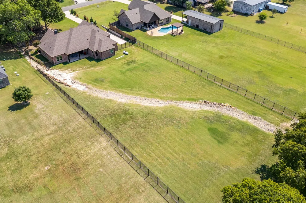 650 Cypress Point Drive Gunter, TX 75058