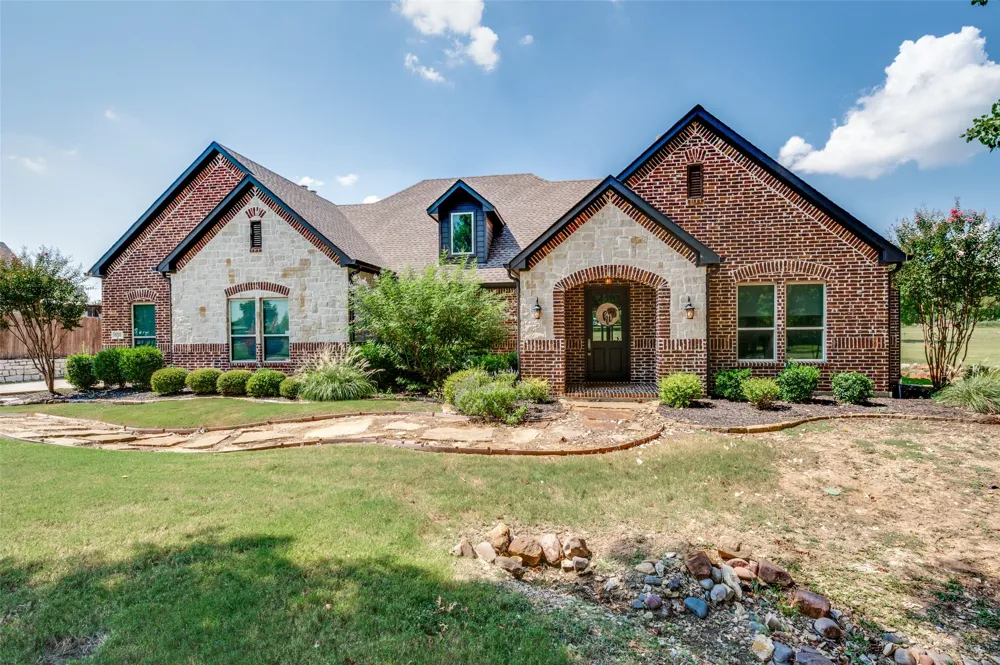 650 Cypress Point Drive Gunter, TX 75058