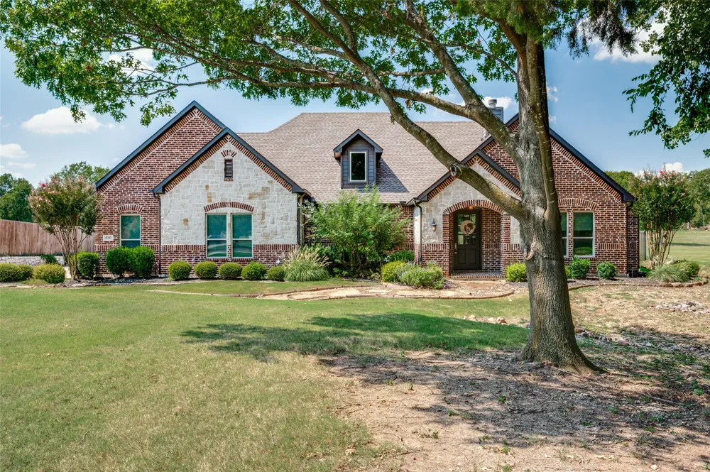 650 Cypress Point Drive Gunter, TX 75058