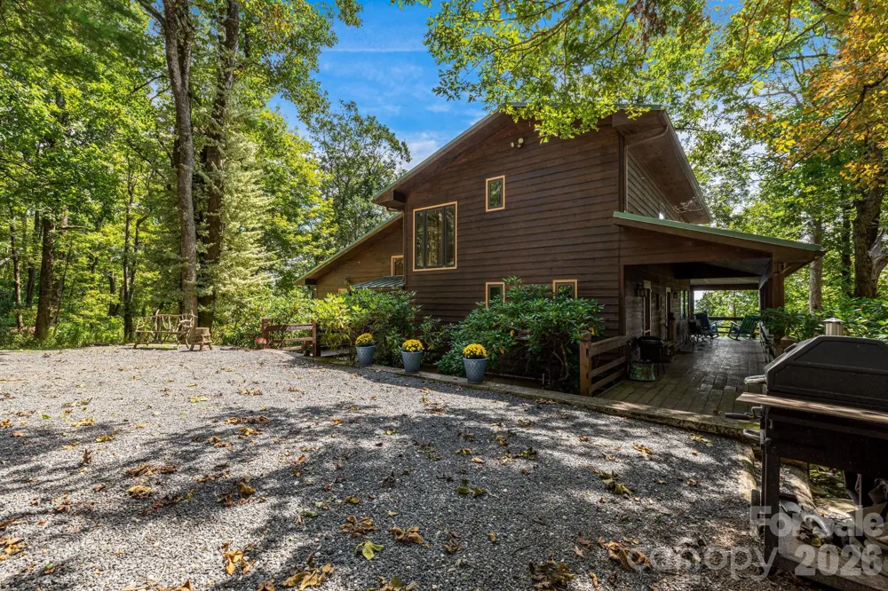 765/764 Osborne Knob Road Little Switzerland, NC 28752