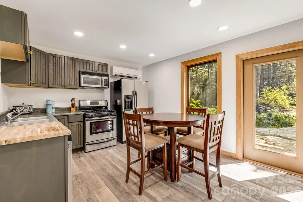 765/764 Osborne Knob Road Little Switzerland, NC 28752