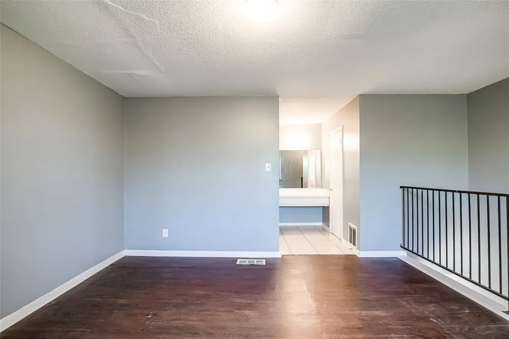 2215 Missionhill Drive #104 Austin, TX 78741